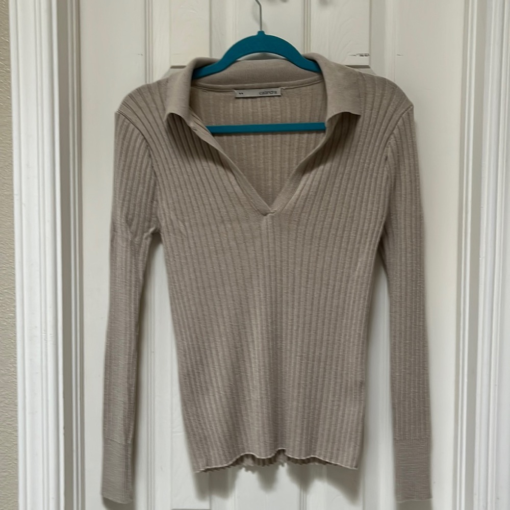 Beautiful silk sweater. By Calandra Size S